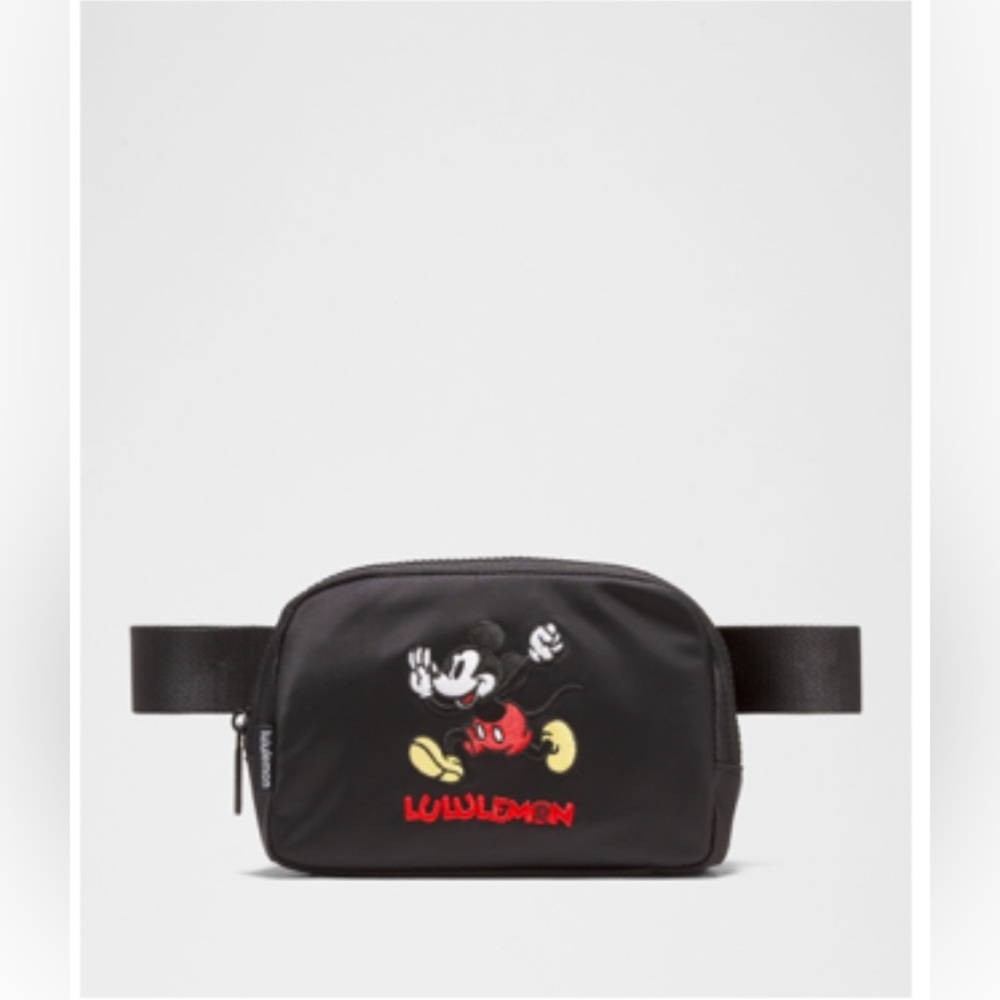 NWT Disney x lululemon *Everywhere Belt Bag 1L Mickey in Motion Graphic